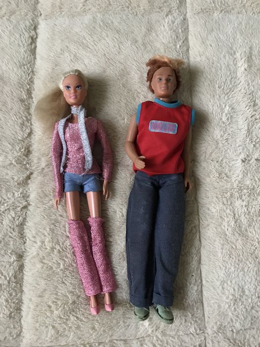 Барбі і кен з одягом і аксесуарами