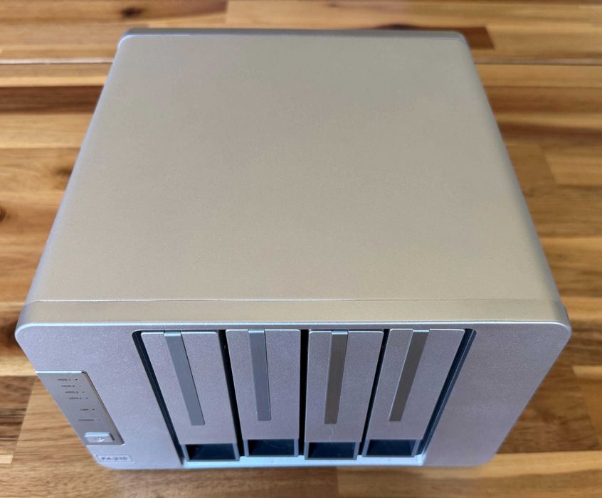 NAS Terramaster F4-210