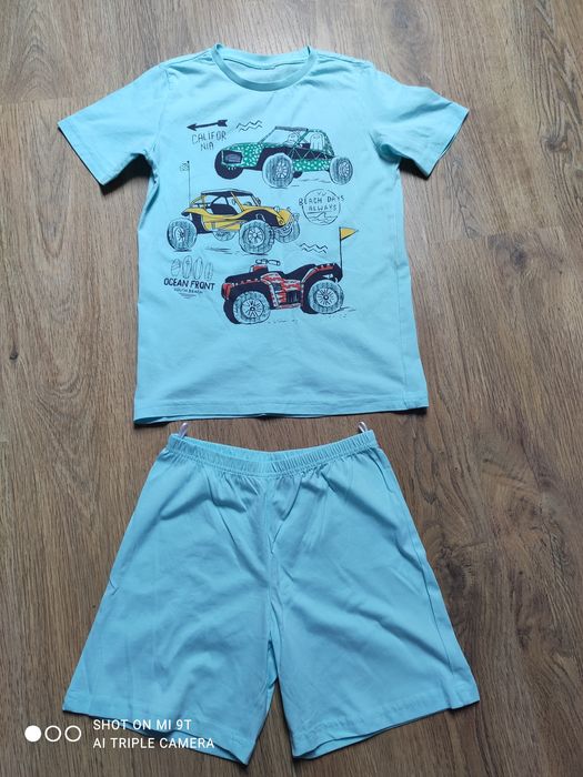 T-shirt, spodenki C&A r.134+ majteczki gratis