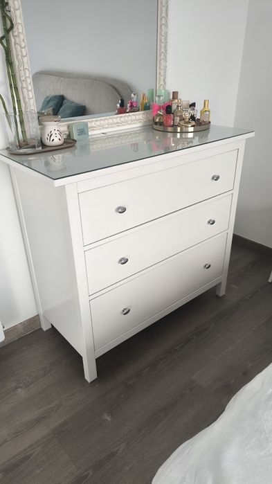 Cómoda Hemnes IKEA