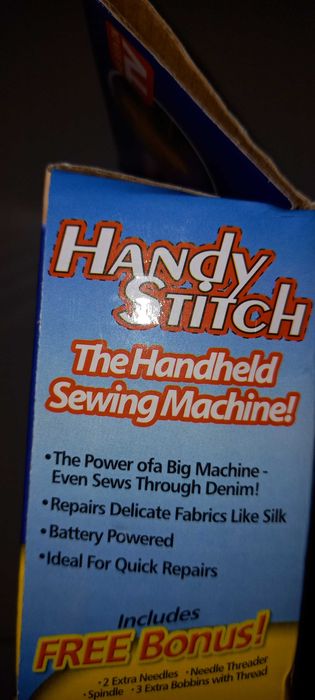 Maszyna do szycia ręczna.