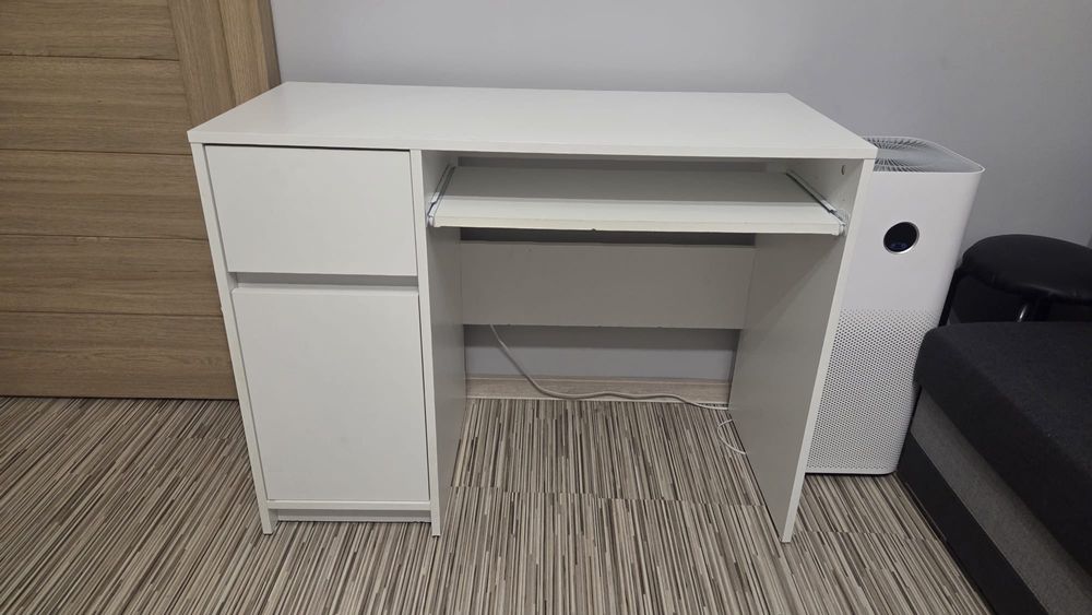 Sprzedam białe biurko
