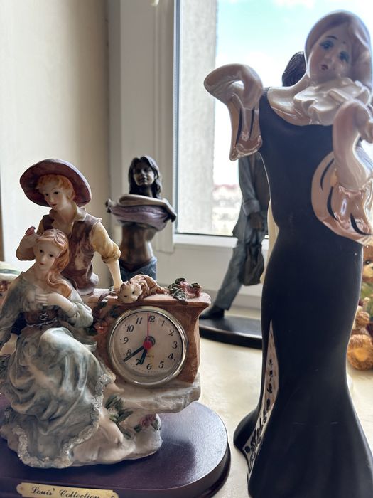 Zestaw figurek porcelanowych i nie tylko