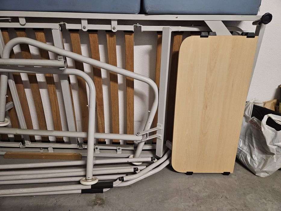 Cama articulada 190 x 90 cm, estrutura de metal, estrado ajustável em 3 zonas, com colchão