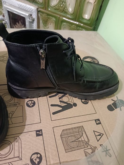 Продаються черевики шкіряні демисизонн