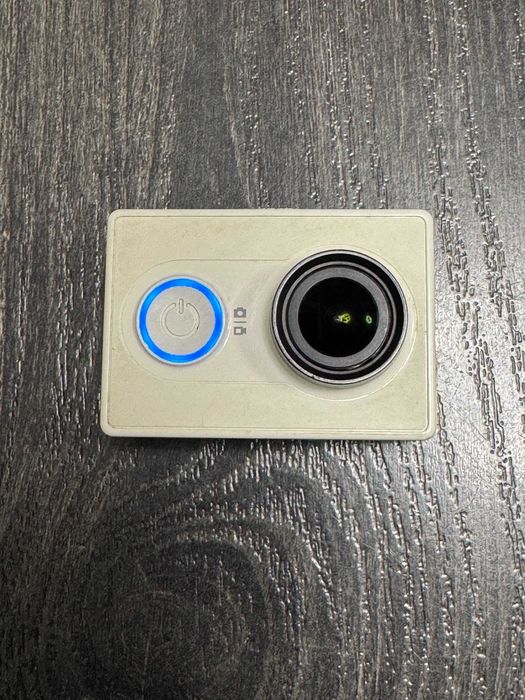 Action-камера Xiaomi Yi Action Camera 2K (White)