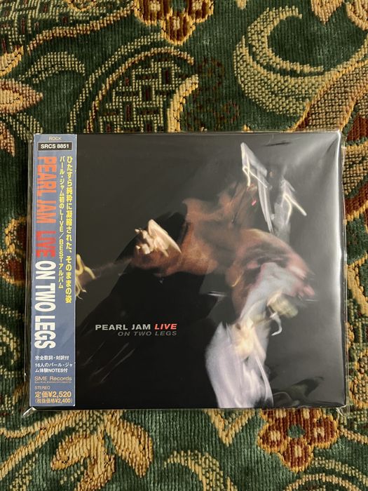 Pearl jam ( cd japan)  live on two legs