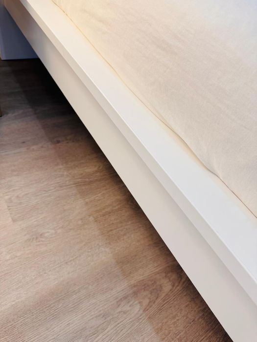 Cama 160x200 - Como nova - com estrado