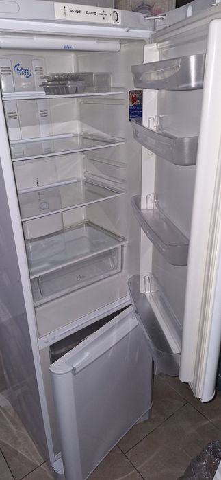Холодильник INDESIT