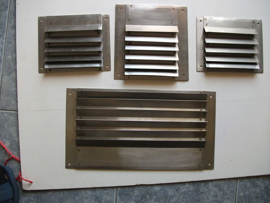 Grelhas de ventilação em aço inox com rede anti insetos