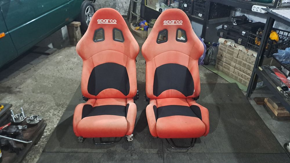 Сидение полуковши спорт тютинг  sparco