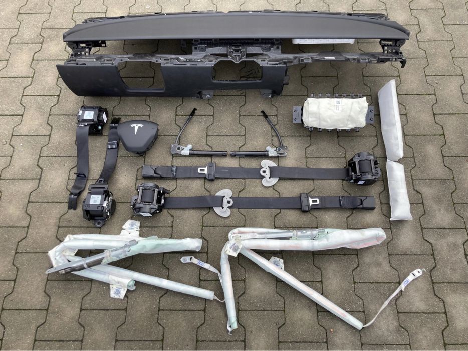 Tesla Model 3, Y торпеда, ремени, подушка в руль, ноги РАЗБОРКА