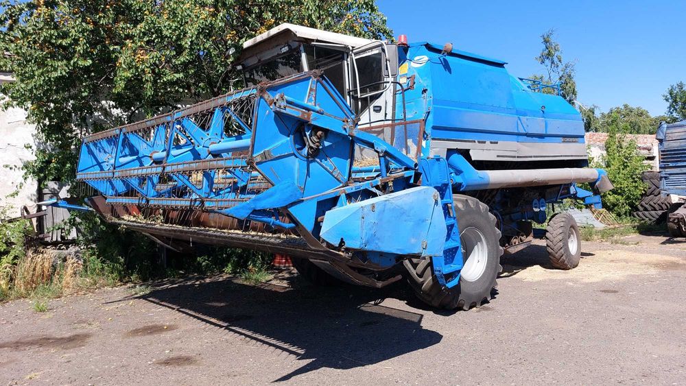 Комбайн зернозбиральний Bizon Z110 в доброму робочому стані.