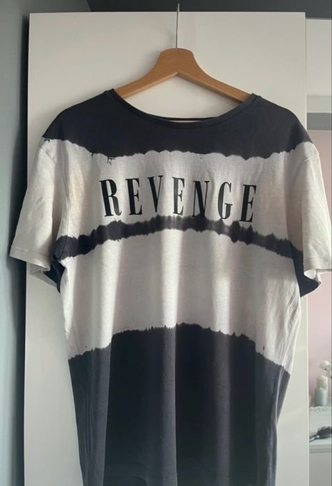 T-shirt z napisem. Cropp