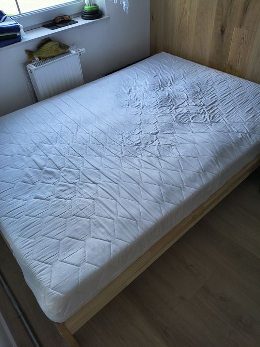 Łożko 140x200 stelaż i materac