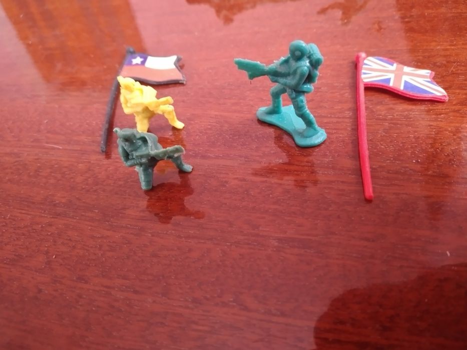 Фігурки содатиків