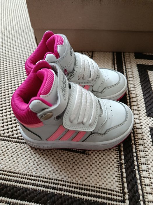 Дитяче взуття,стан ідеальний є дві пари,роз 25,стелька 14.5