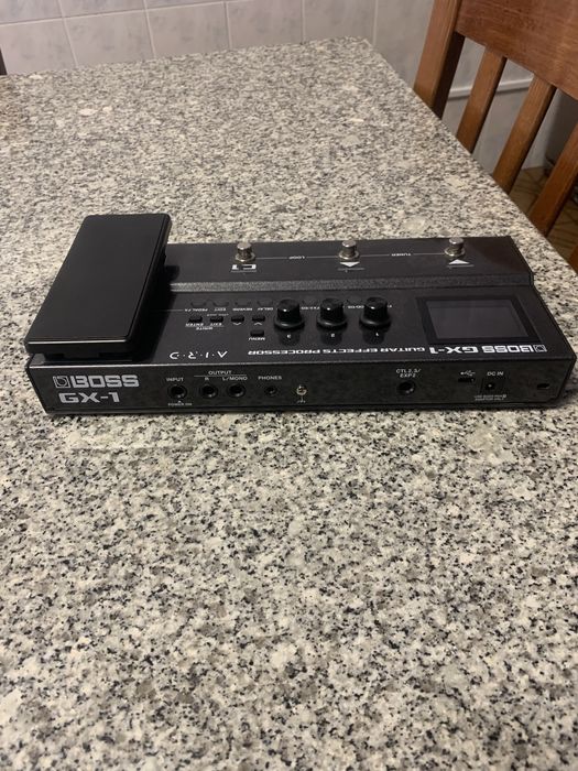 Pedaleira Boss GX1