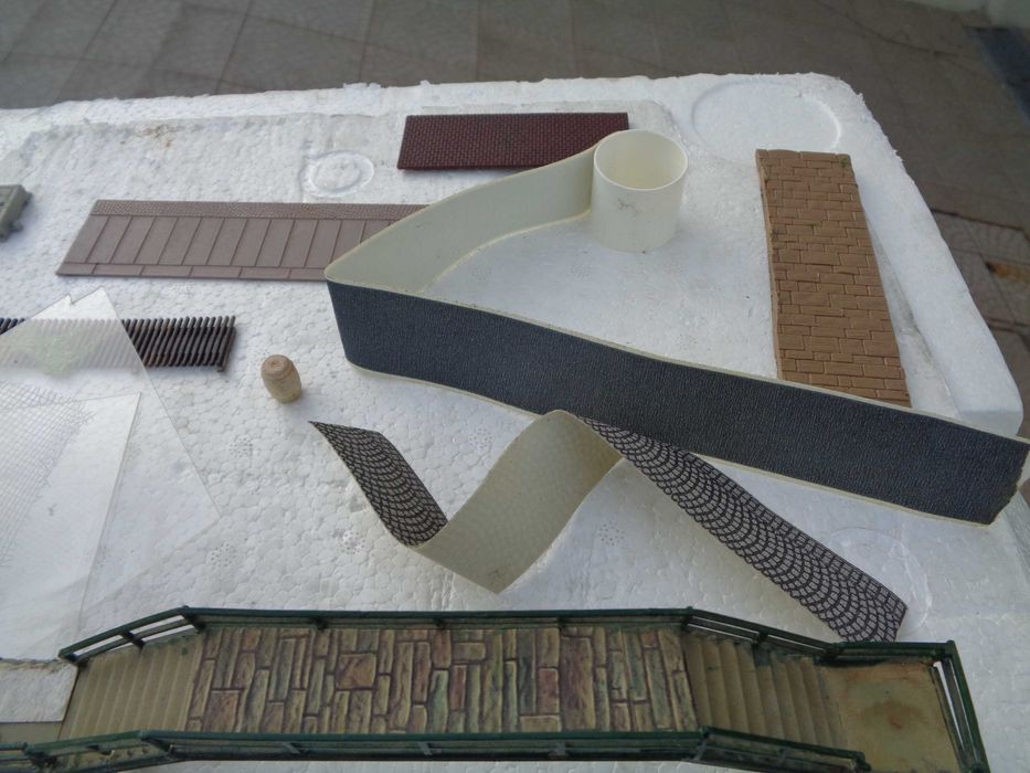Lote de acessórios para bricolar de pista de comboio