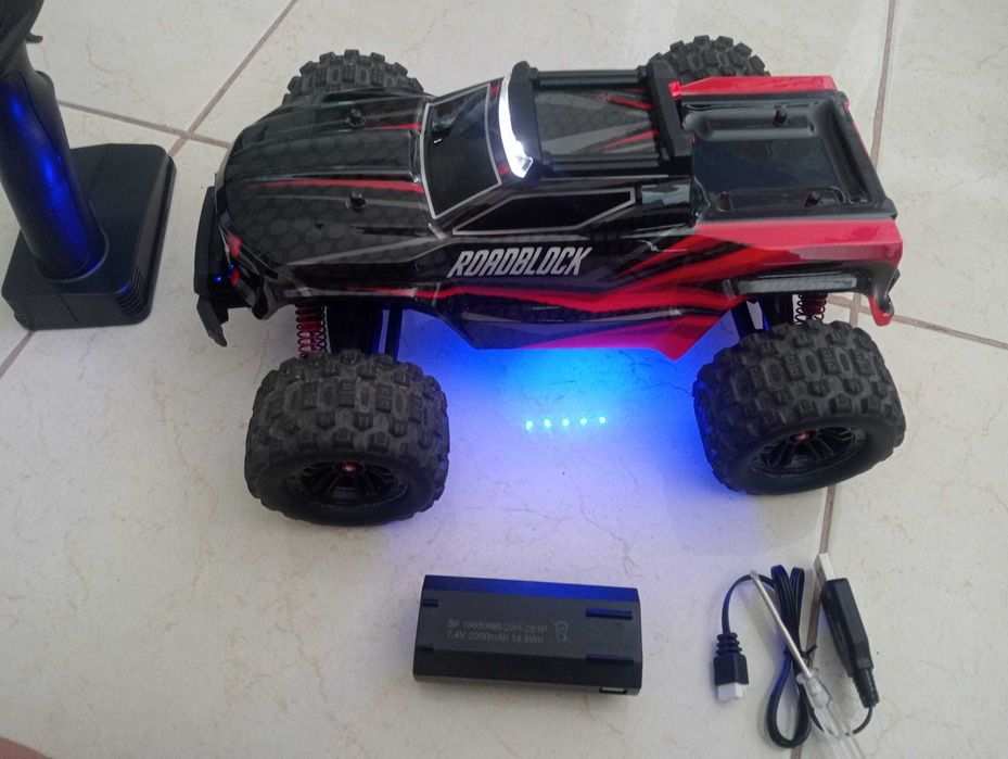 Carro Comando RC Alta Velocidade 1:12 4WD Roadblock – Novo (2 Baterias)