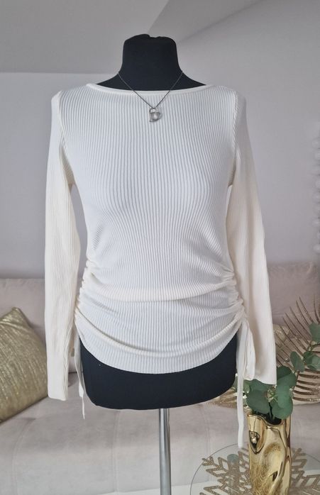 Sweterek ecru"River Island".