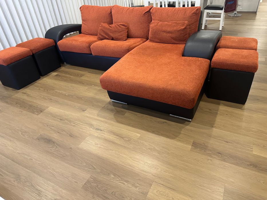 Sofá preto e laranja medida 2,70\90