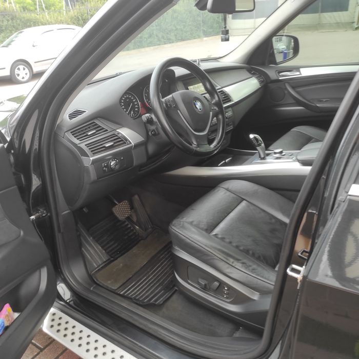 Продам БМВ Х5 е70 бензин