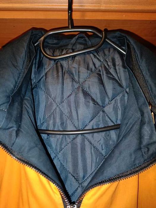 Kurtka w kolorze złotym