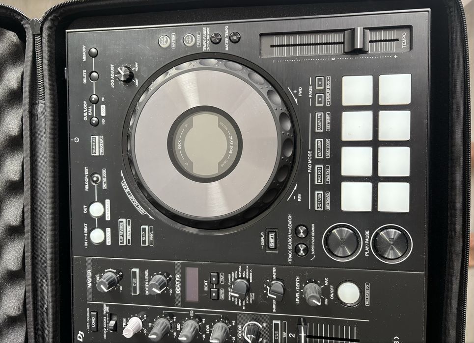 Konsola DDJ 800 + Case