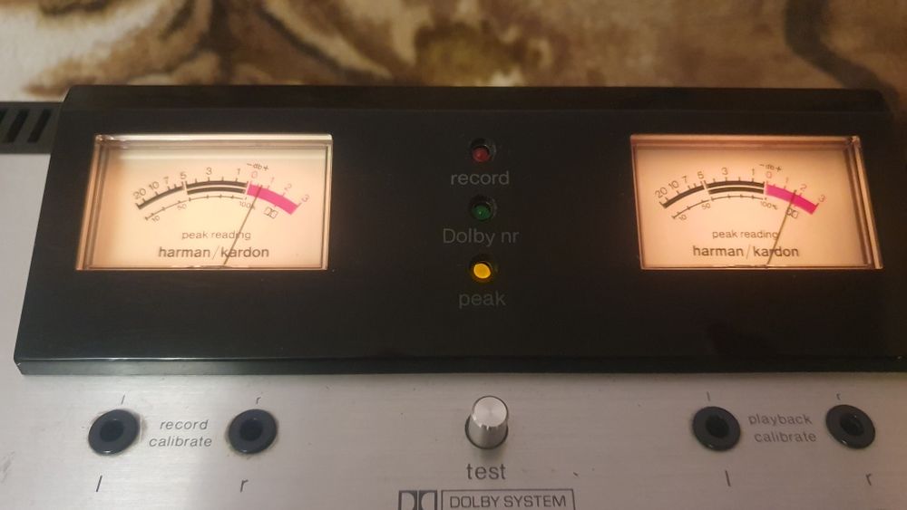 Odtwarzacz kasetowy Deck Unikat HK2000 wskazniki wychylowe!Na chodzie!