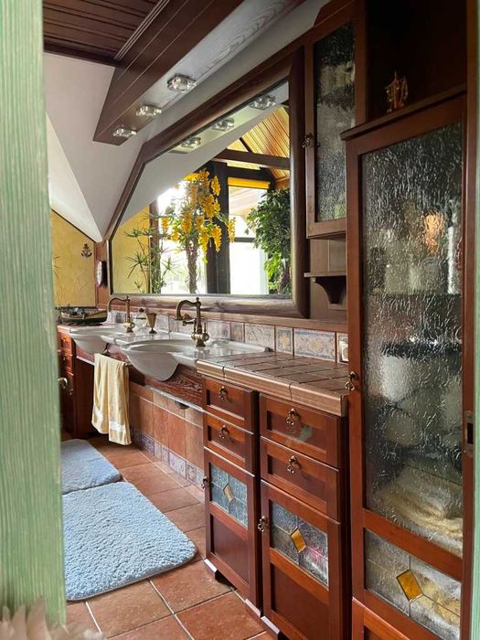 Продам шикарный дом усадьбу в районе Победы