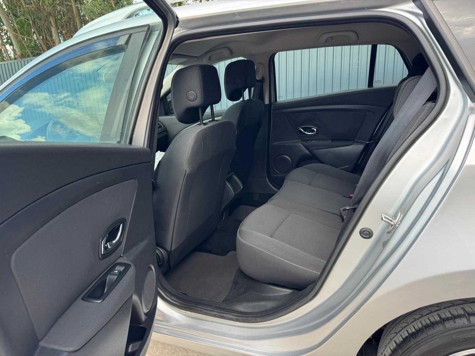 Renault Mégane em bom estado geral