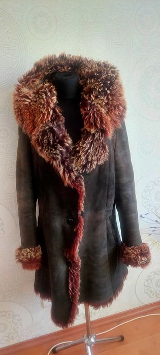 Теплая,натуральная дубленка( коза).