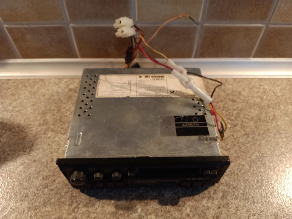 Radiomagnetofon  samochodowy do kolekcji.