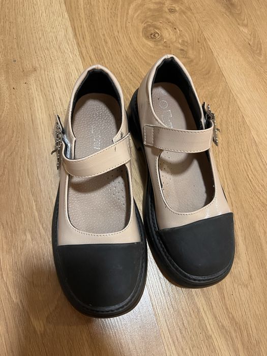 Туфлі для дівчинки 34 розмір