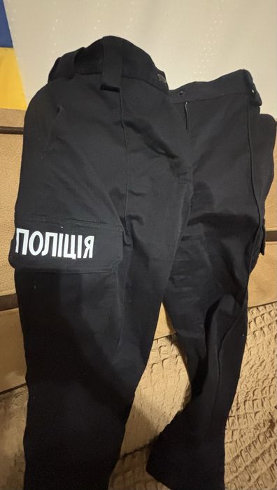 Жіноча поліцейська форма