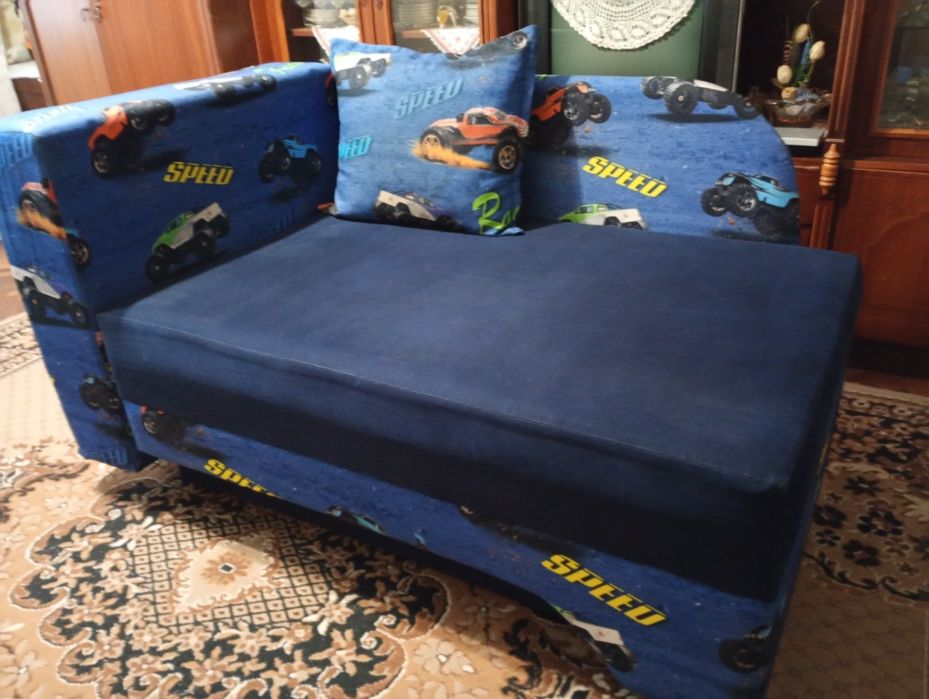 Диван ліжко підліткове