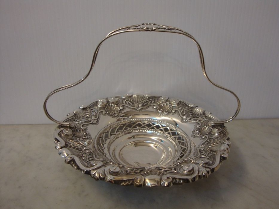 Belíssimo Fruteiro em prata portuguesa