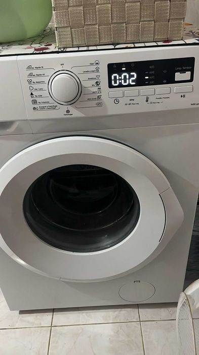 Máquina de Lavar Roupa KUNFT KWM8809 8KG 1400RPM
