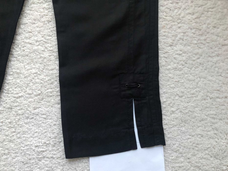 spodnie eleganckie, rybaczki czarne firmy Marc Cain rozm 36