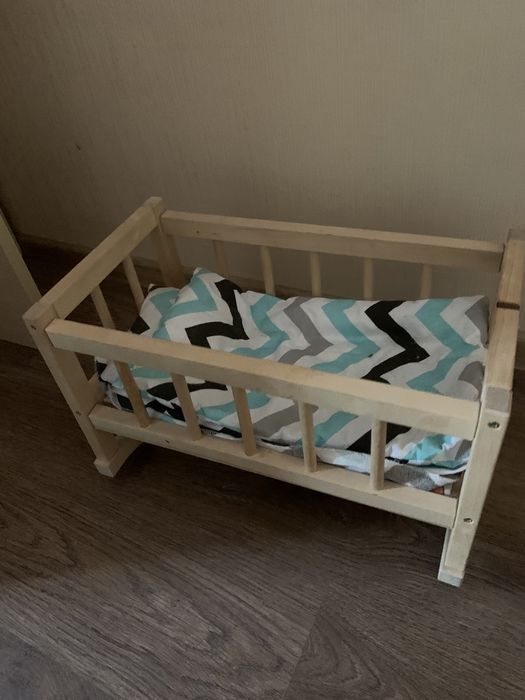 Кроватка для ляльок безкоштовно