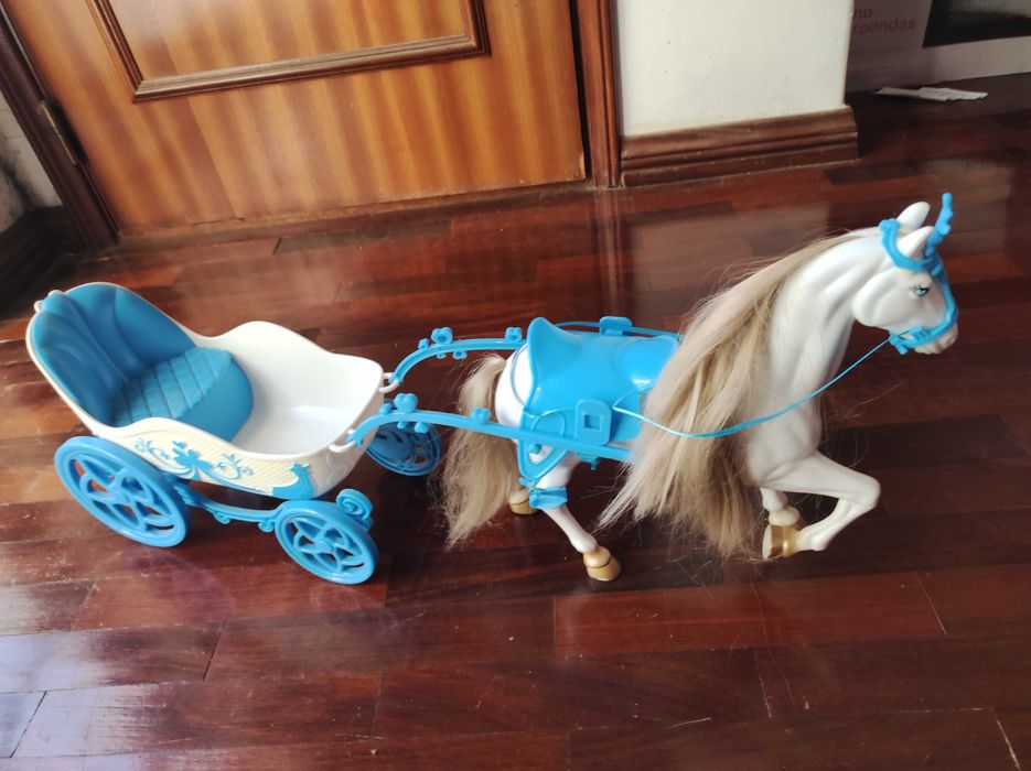Carruagem mais cavalo Barbie