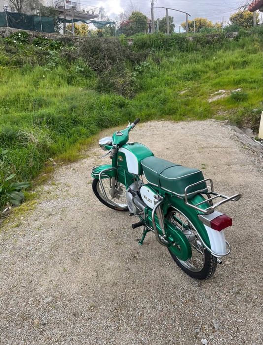 Motorizada restaurada Mopede