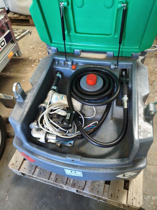 Zbiornik mobilny na benzynę 250l