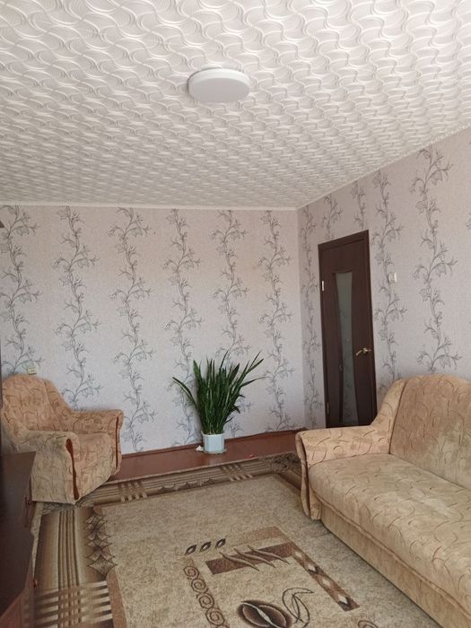 Продам 1-кімнатну квартиру-гостинку, центр, вул. Висока 6