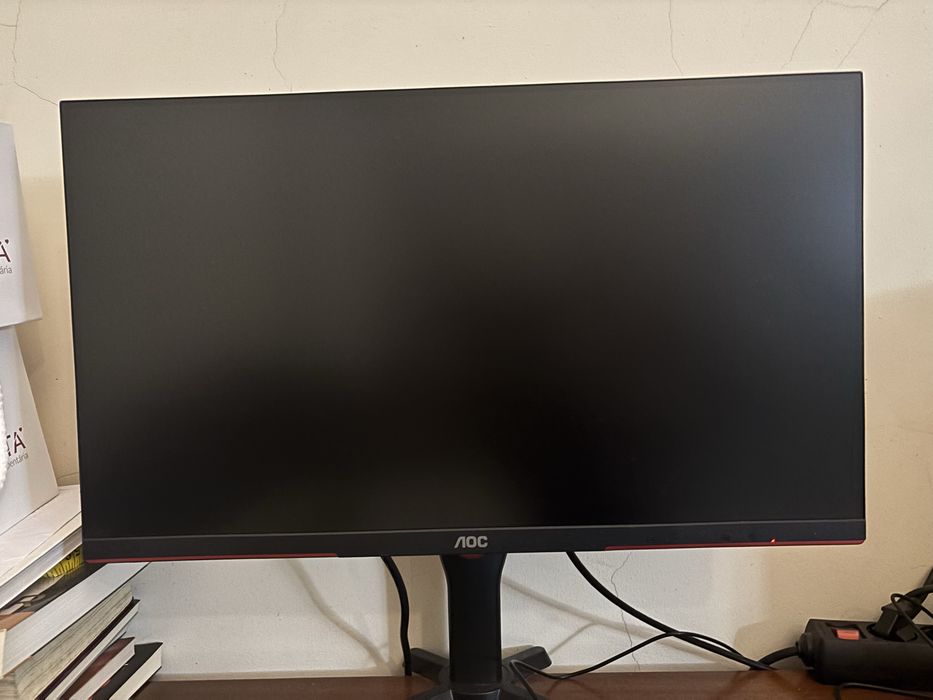 Desktop Gaming LENOVO Loq 17IRR9-176 mais Monitor Gaming AOC
