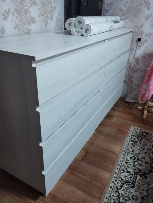 Продам 2  комоди