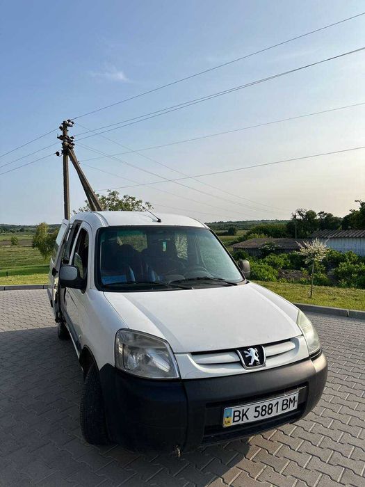 Peugeot Partner 2011 рік 1.6 HDI пасажирський з боковою дверкою
