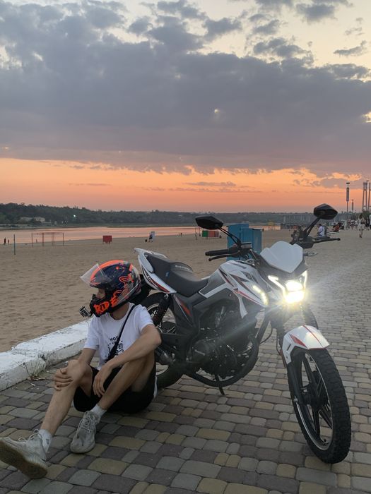 Продам мустанг 200