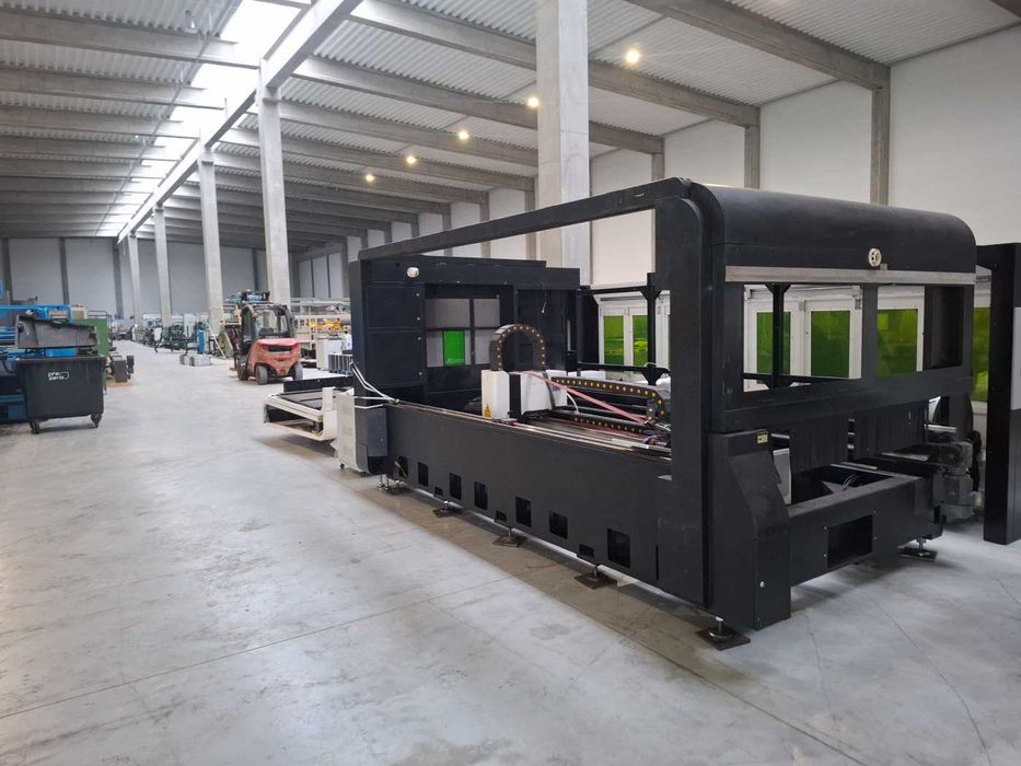 Wycinarka laserowa JINAN ST-FC3015GAR